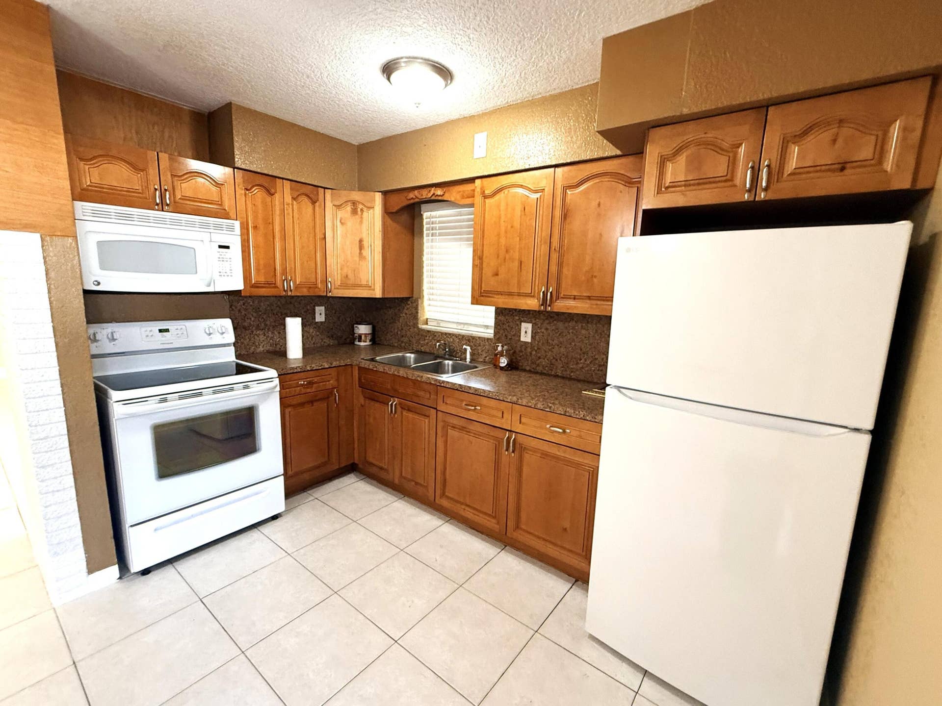 551 SE 15th Street, #W, Pompano Beach, FL 33062 IMG_8656