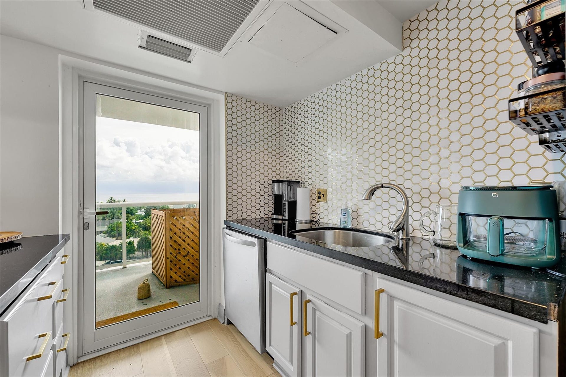 2841 N Ocean Boulevard, #1004, Fort Lauderdale, Fort Lauderdale, FL 33308 Photo 11