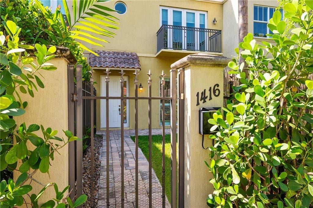 1416 NE 4th Court, #1416, Fort Lauderdale, Fort Lauderdale, FL 33301 Photo 2