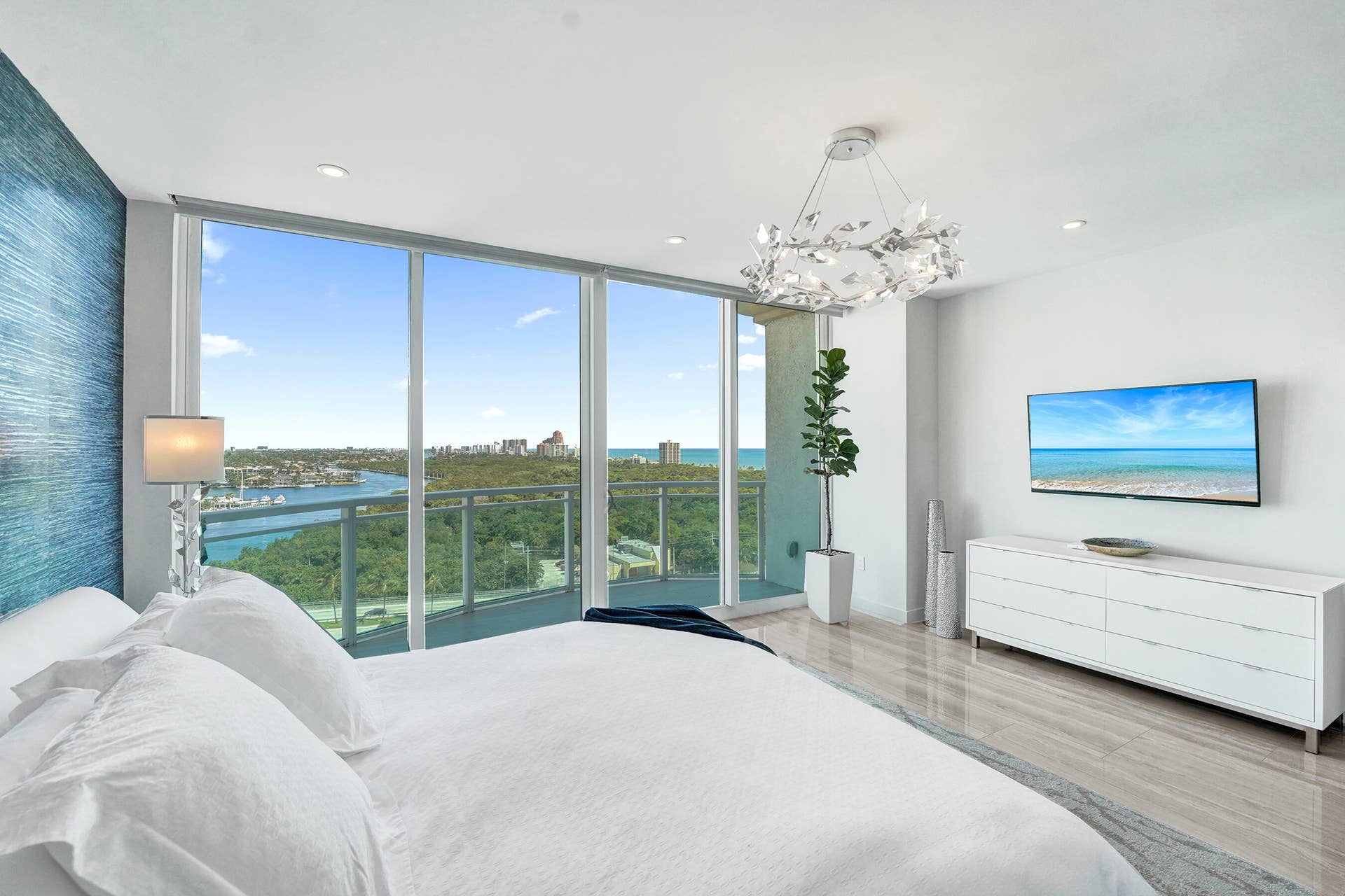 2845 NE 9th Street, #Ph5, Fort Lauderdale, FL 33304 DSC06415