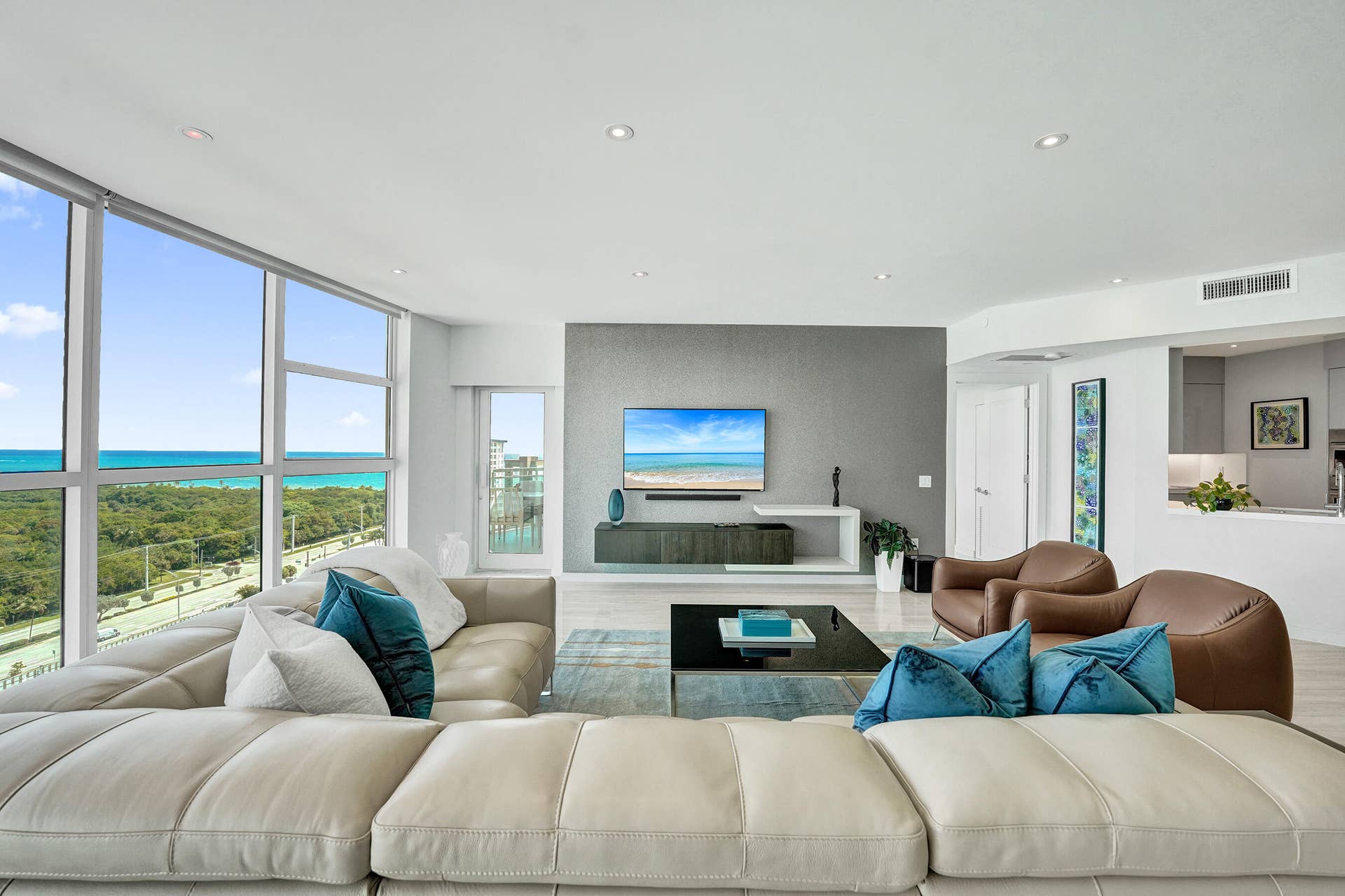 2845 NE 9th Street, #Ph5, Fort Lauderdale, FL 33304 DSC06334
