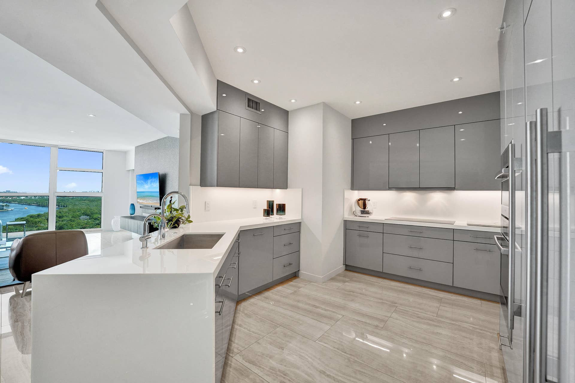 2845 NE 9th Street, #Ph5, Fort Lauderdale, FL 33304 DSC06295