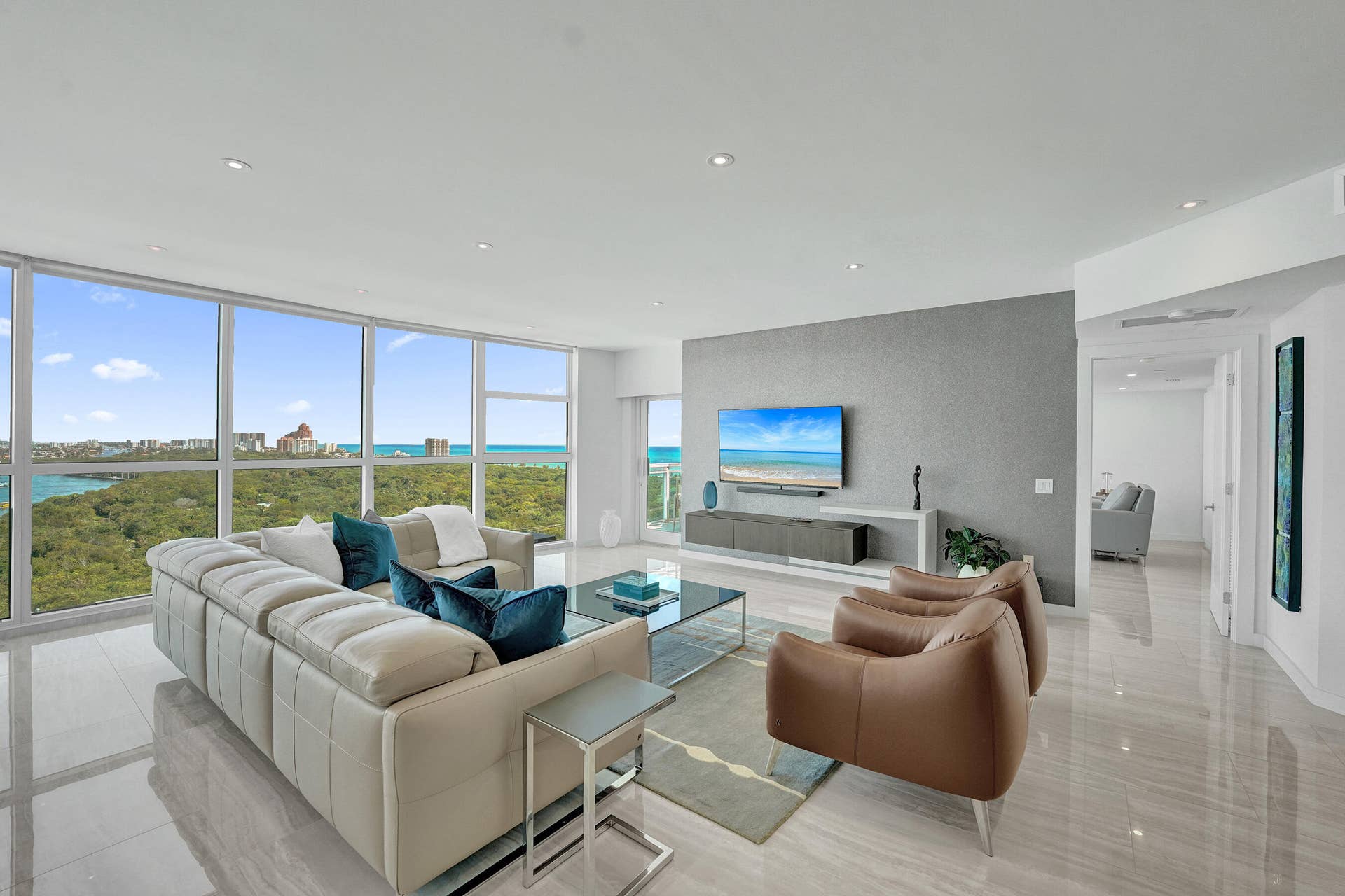 2845 NE 9th Street, #Ph5, Fort Lauderdale, FL 33304 DSC06325