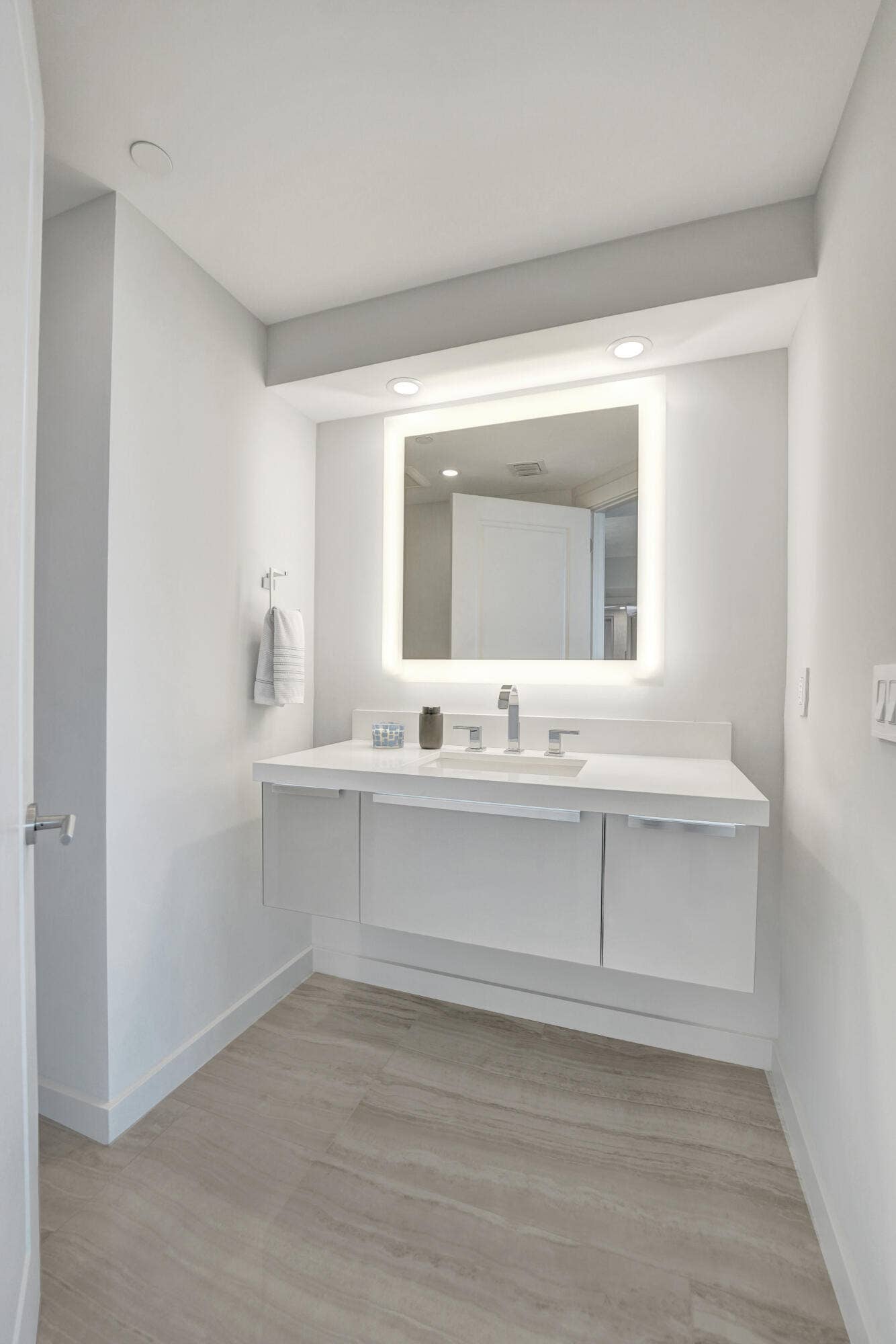 2845 NE 9th Street, #Ph5, Fort Lauderdale, FL 33304 DSC06265