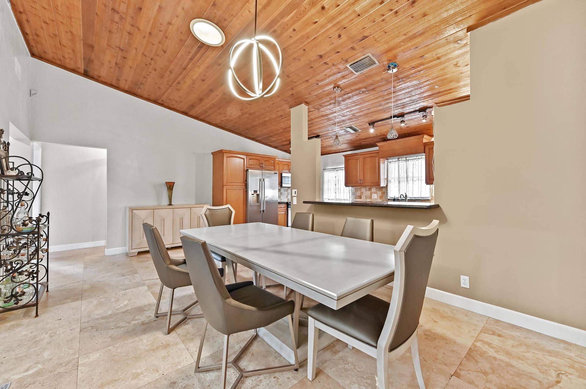 15 Dining room 02