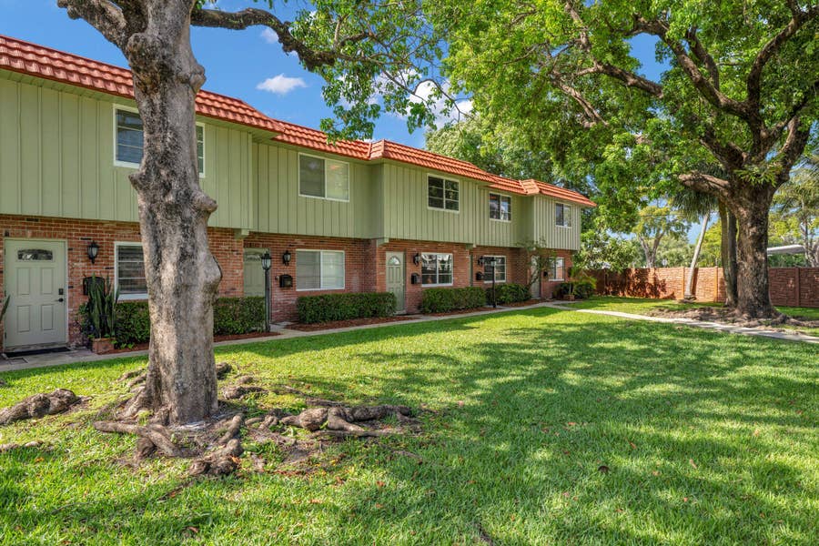 Property photo for 16 NE 20th Court, #B8, Wilton Manors, FL
