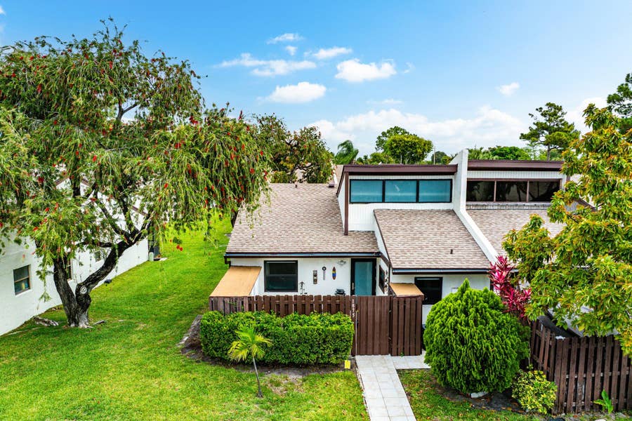 Property photo for 1875 Abbey Road, West Palm Beach, FL