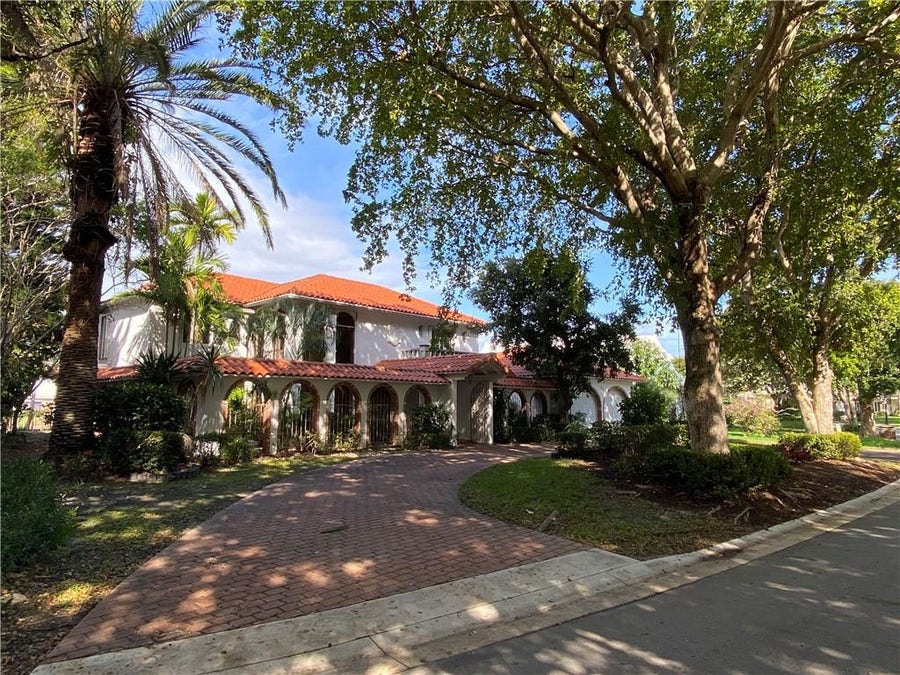 Property photo for 71 Bay Colony Drive, Fort Lauderdale, FL