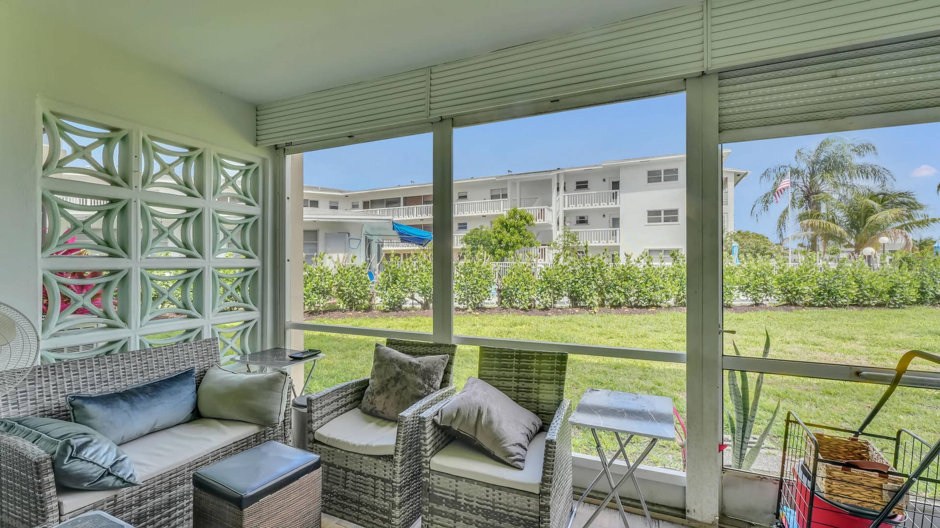 298 SE 6th Avenue, #2, Pompano Beach, FL 33060 PATIO2
