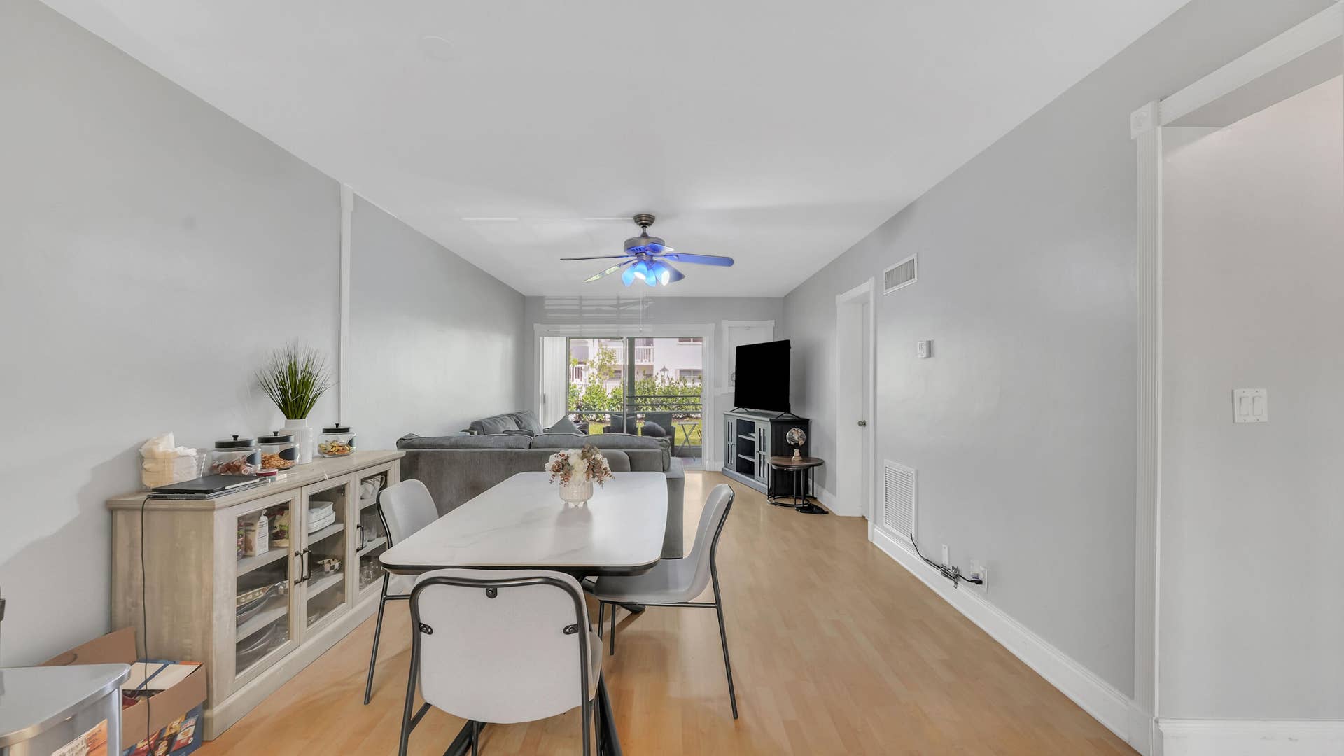 298 SE 6th Avenue, #2, Pompano Beach, FL 33060 LIV DIN 2