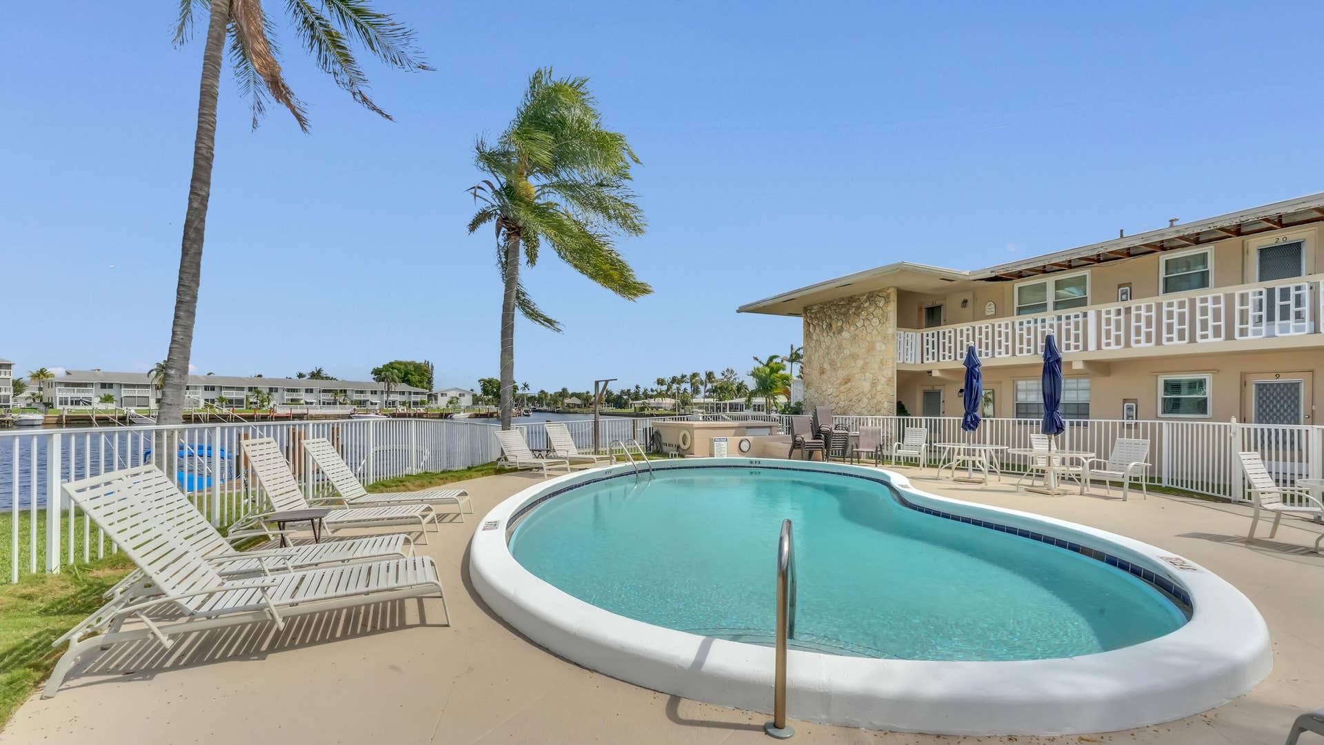 298 SE 6th Avenue, #2, Pompano Beach, FL 33060 POOL WATER