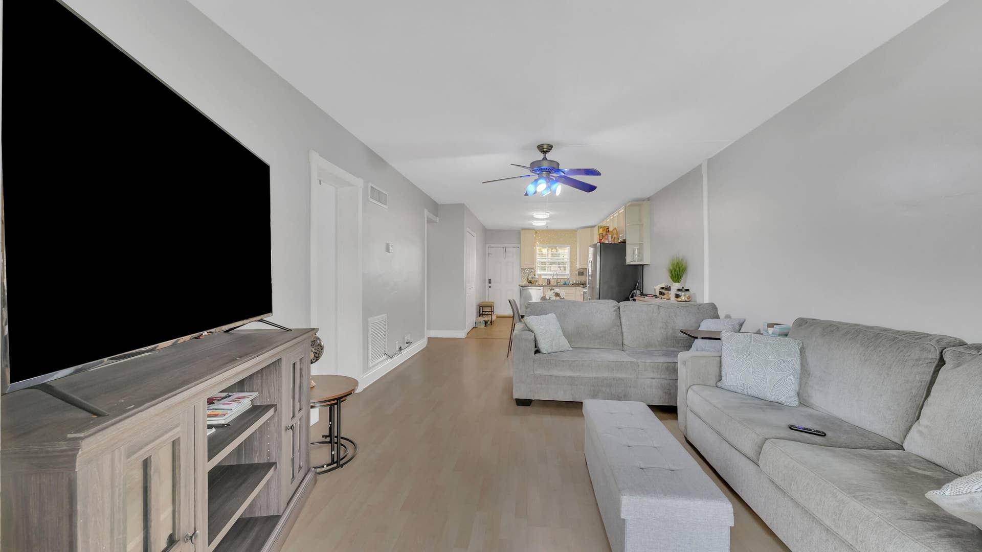 298 SE 6th Avenue, #2, Pompano Beach, FL 33060 LIV DIN KIT