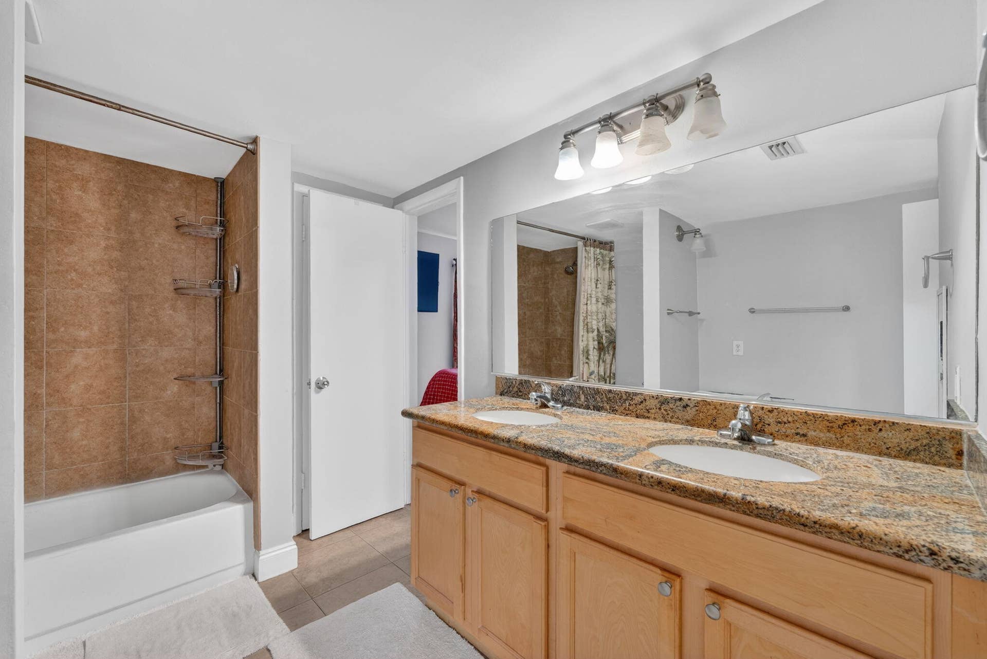 1380 NE 40th Drive, Oakland Park, FL 33334 13-web-or-mls-DSC08434
