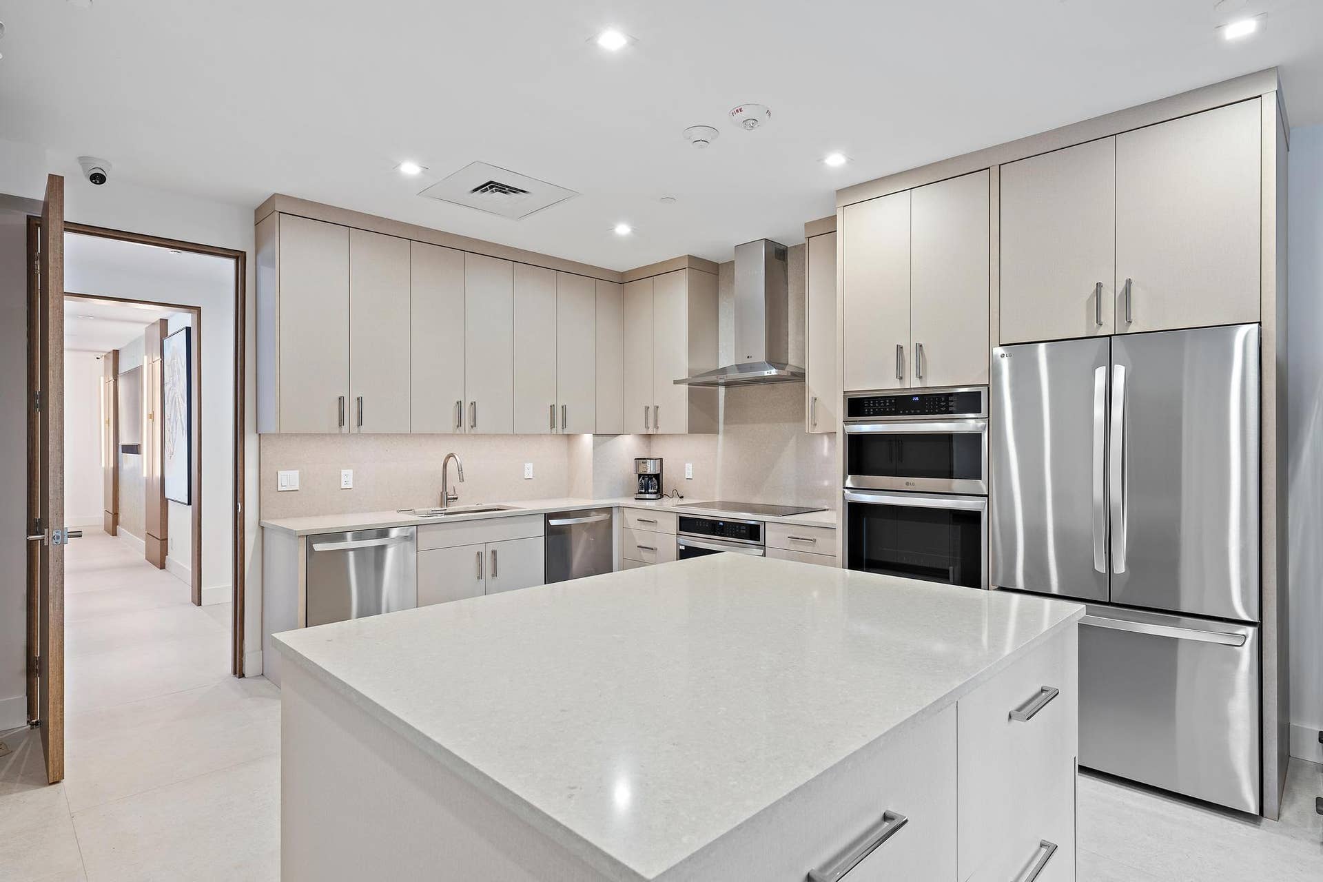 5380 N Ocean Drive, #22i, Singer Island, FL 33404 Eastpointe II~ Club Room Kitchen