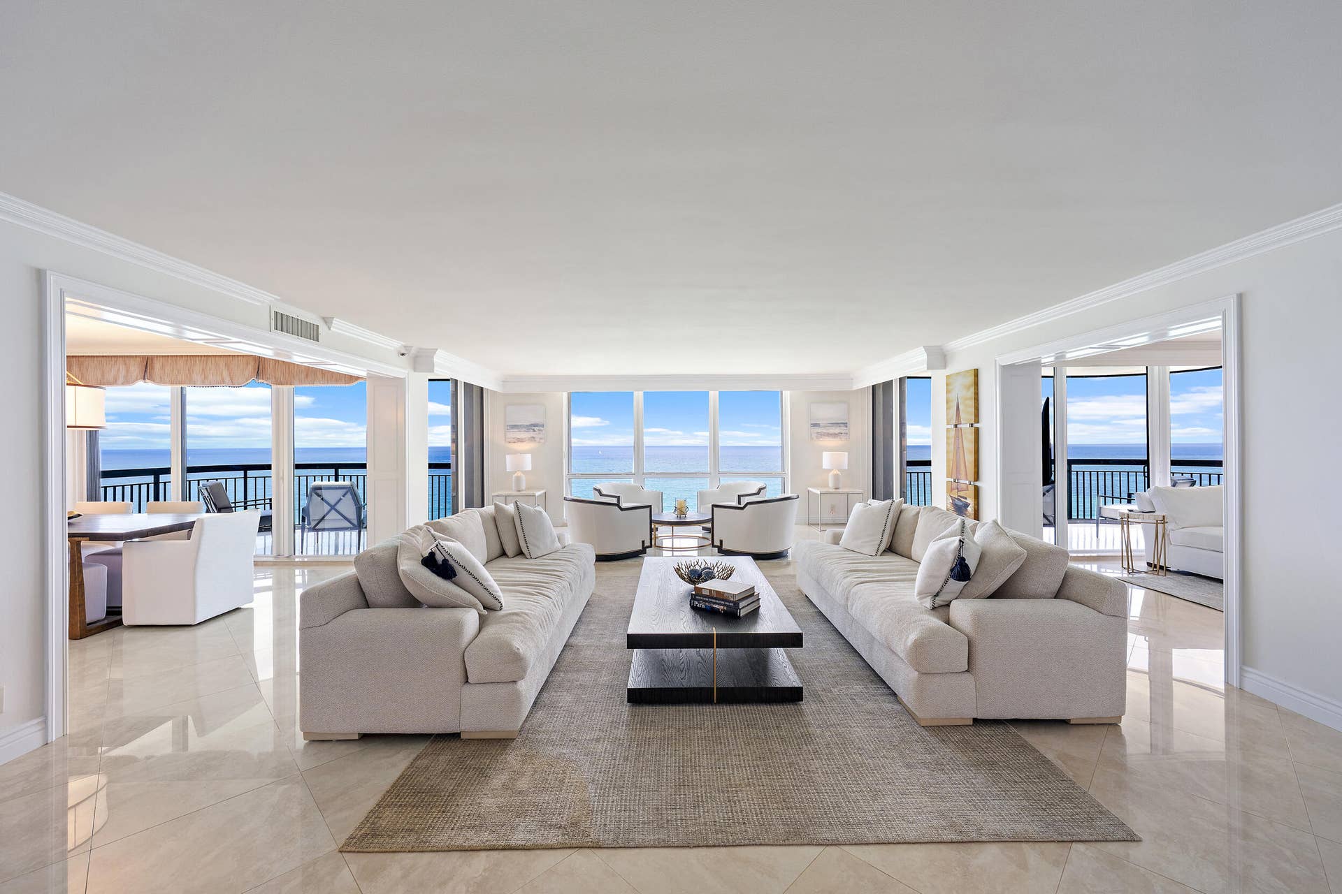 5380 N Ocean Drive, #22i, Singer Island, FL 33404 Main Living Space