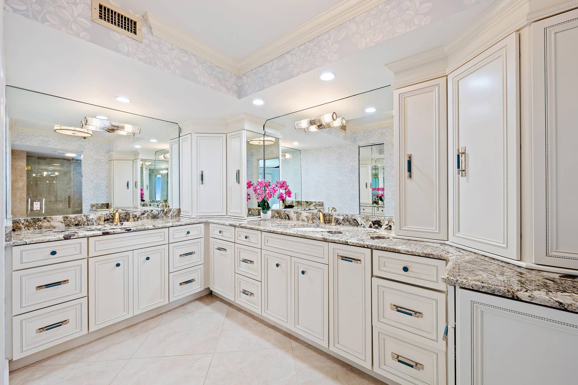 5380 N Ocean Drive, #22i, Singer Island, FL 33404 Primary Bath