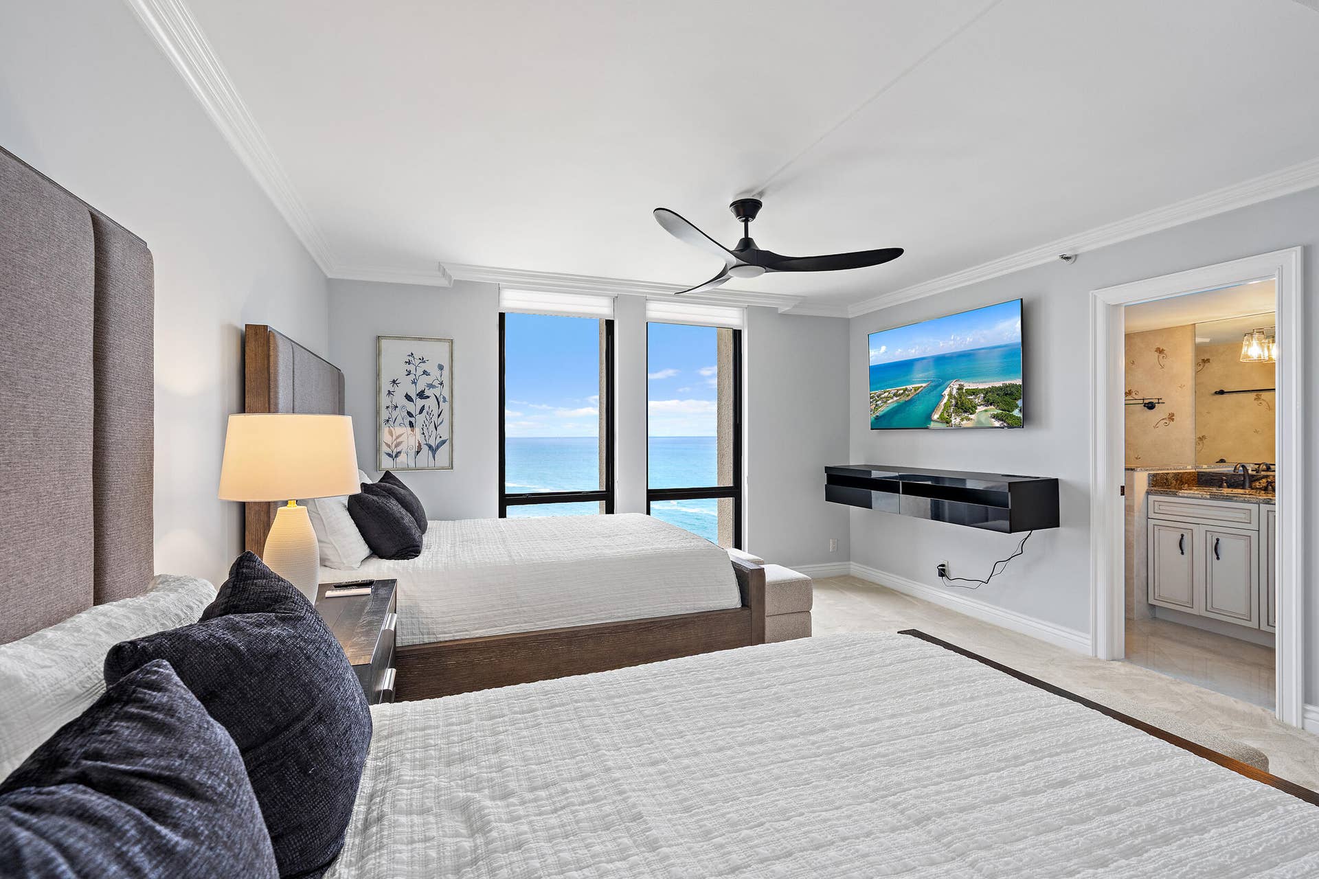 5380 N Ocean Drive, #22i, Singer Island, FL 33404 Guest Suite