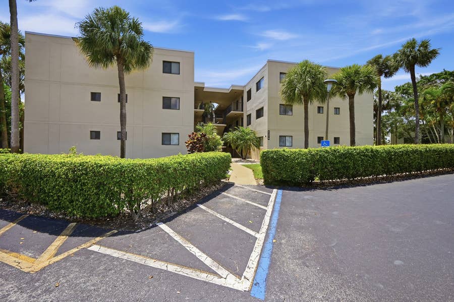 Property photo for 5370 Las Verdes Circle, #219, Delray Beach, FL