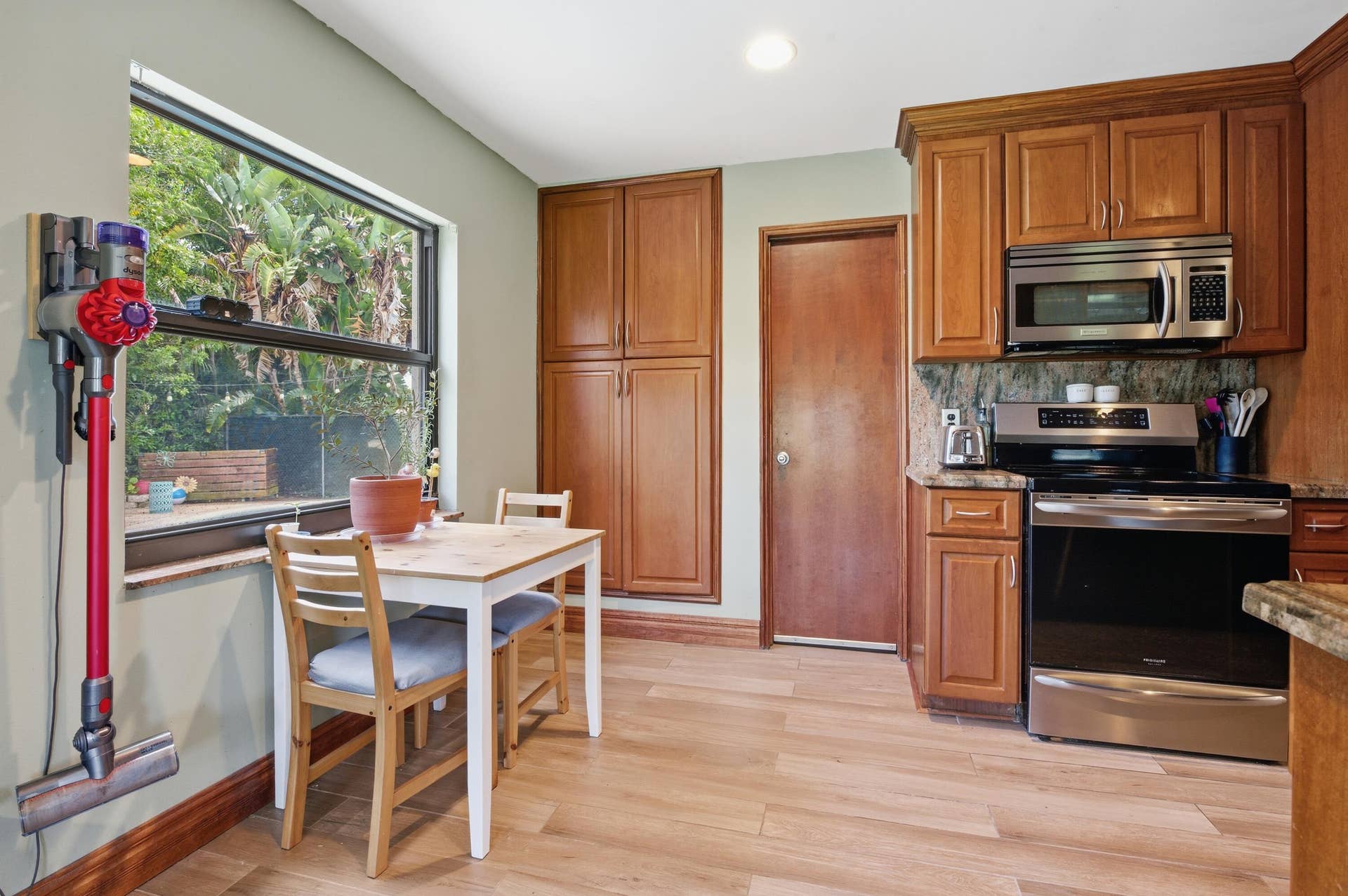 22504 SW 65th Avenue, Boca Raton, FL 33428 dave eat in kitchen 2