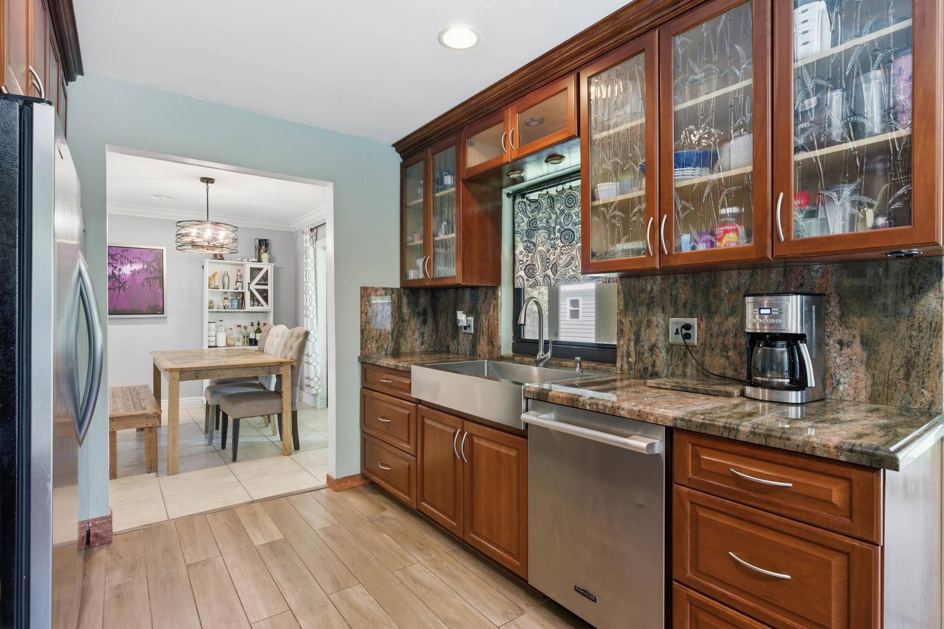 22504 SW 65th Avenue, Boca Raton, FL 33428 dave kitchen cabinets use