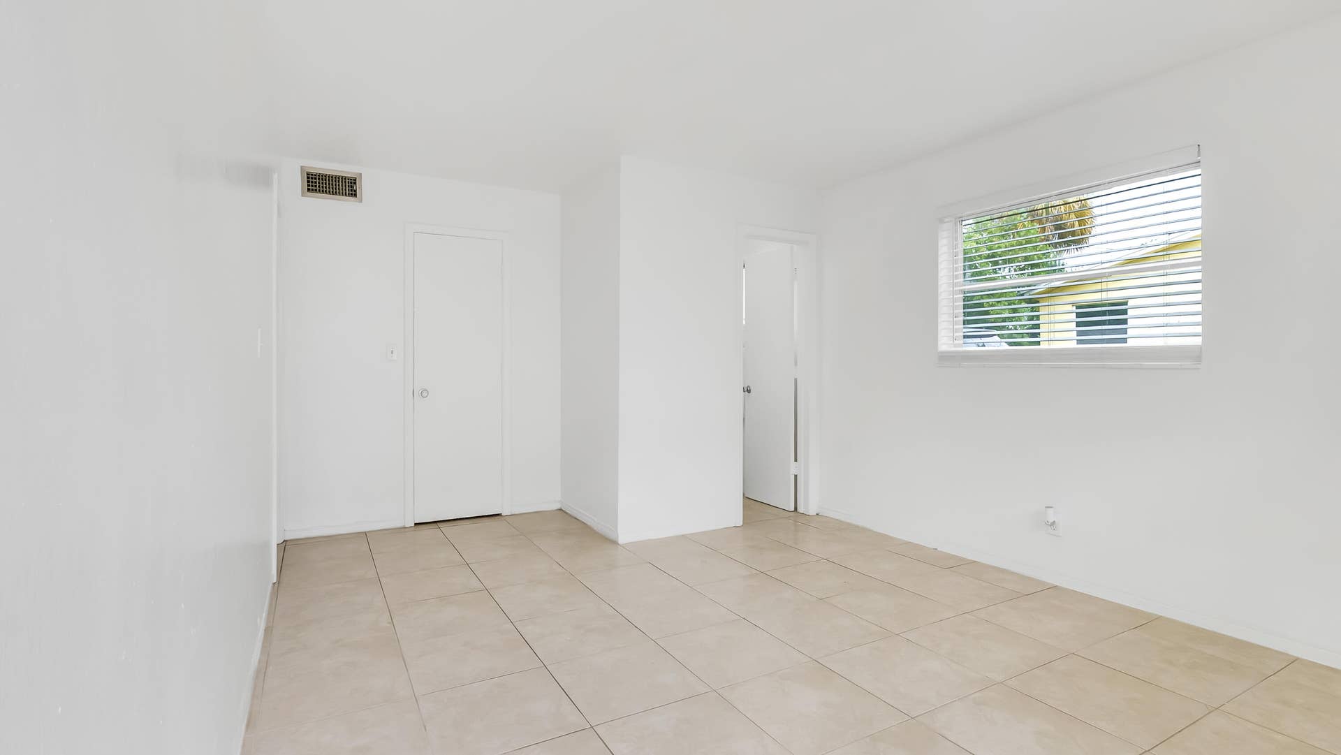 711 SE 15th Street, #5, Fort Lauderdale, FL 33316 DSC03008 - Copy