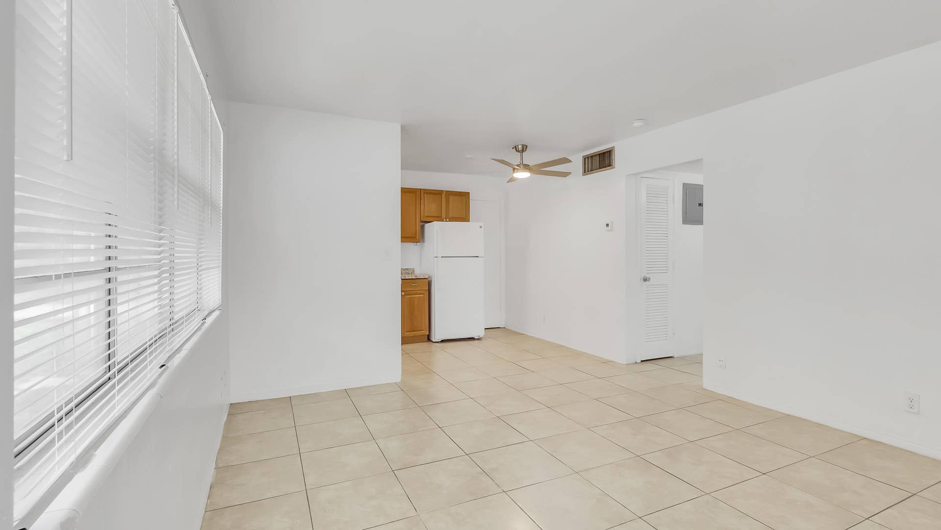 711 SE 15th Street, #5, Fort Lauderdale, FL 33316 DSC02936