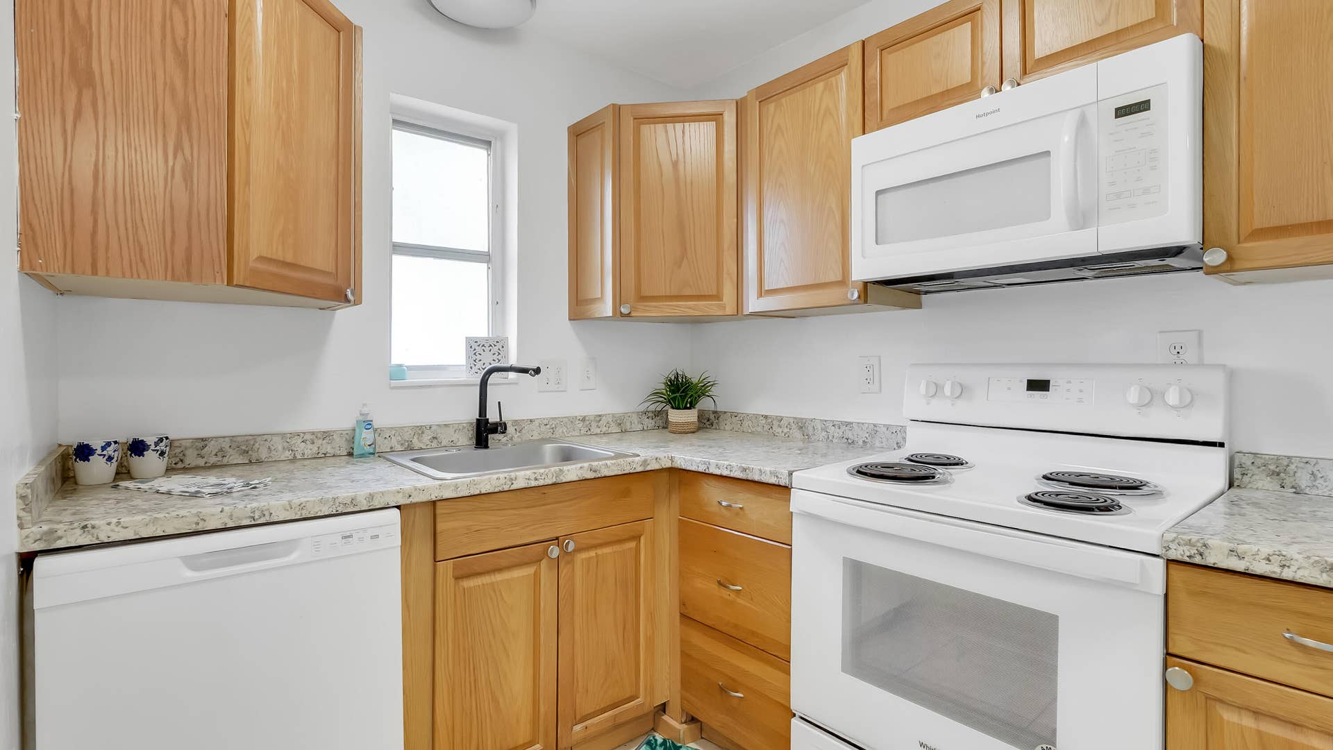 711 SE 15th Street, #5, Fort Lauderdale, FL 33316 DSC02966