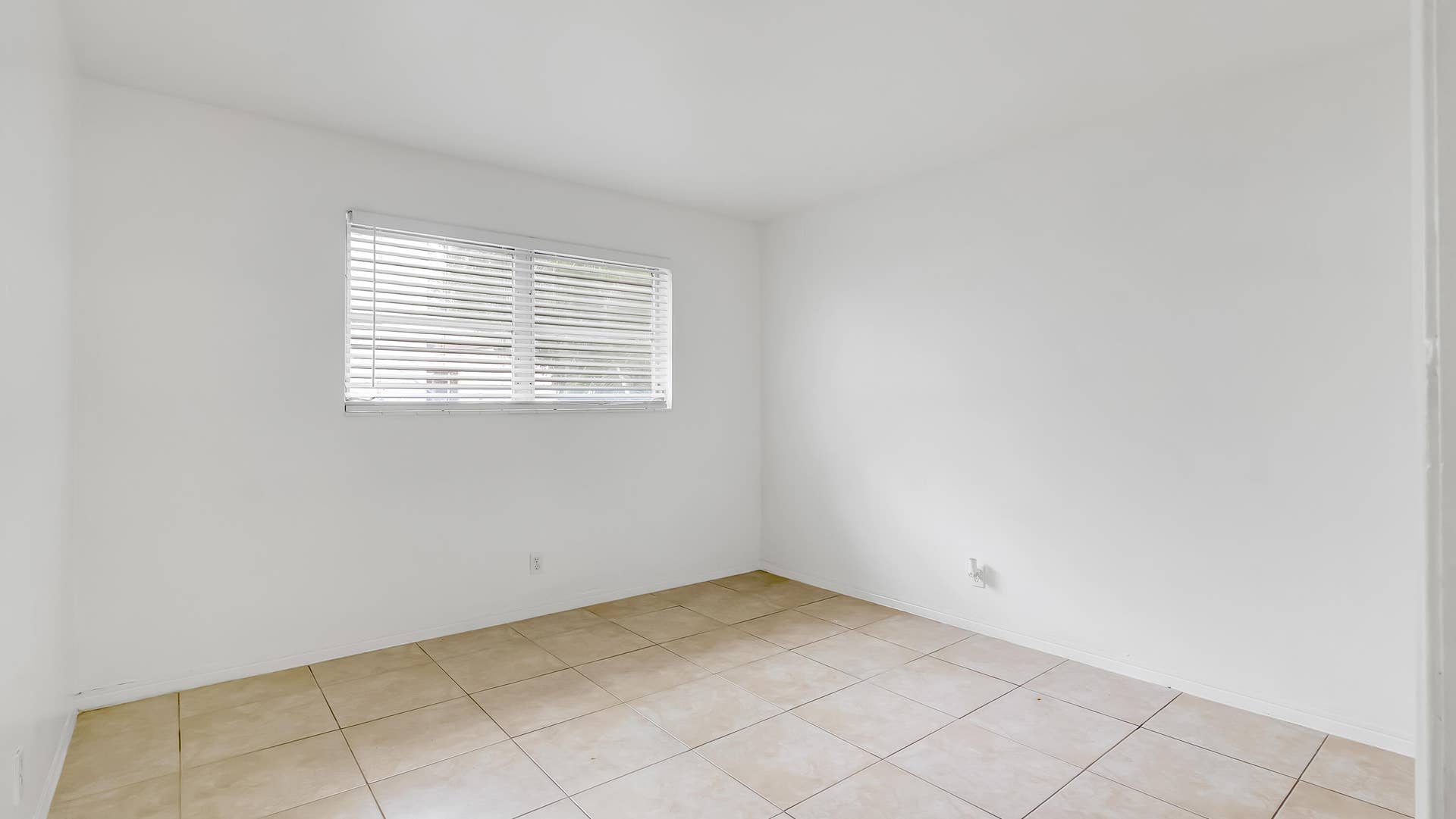 711 SE 15th Street, #5, Fort Lauderdale, FL 33316 DSC02984