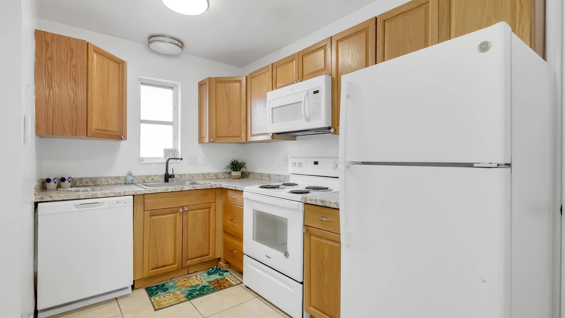711 SE 15th Street, #5, Fort Lauderdale, FL 33316 DSC02960