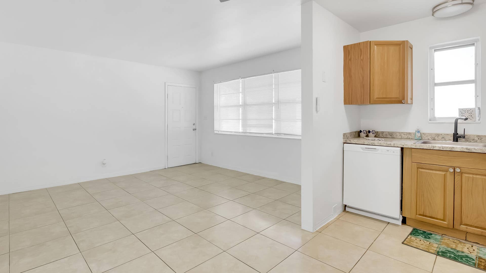 711 SE 15th Street, #5, Fort Lauderdale, FL 33316 DSC02951