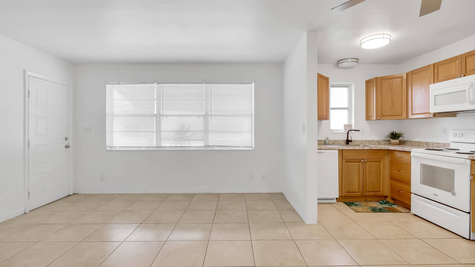 711 SE 15th Street, #5, Fort Lauderdale, FL 33316 DSC02942
