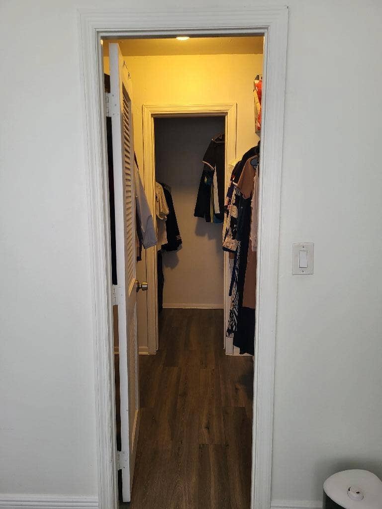 Walk-in Closet