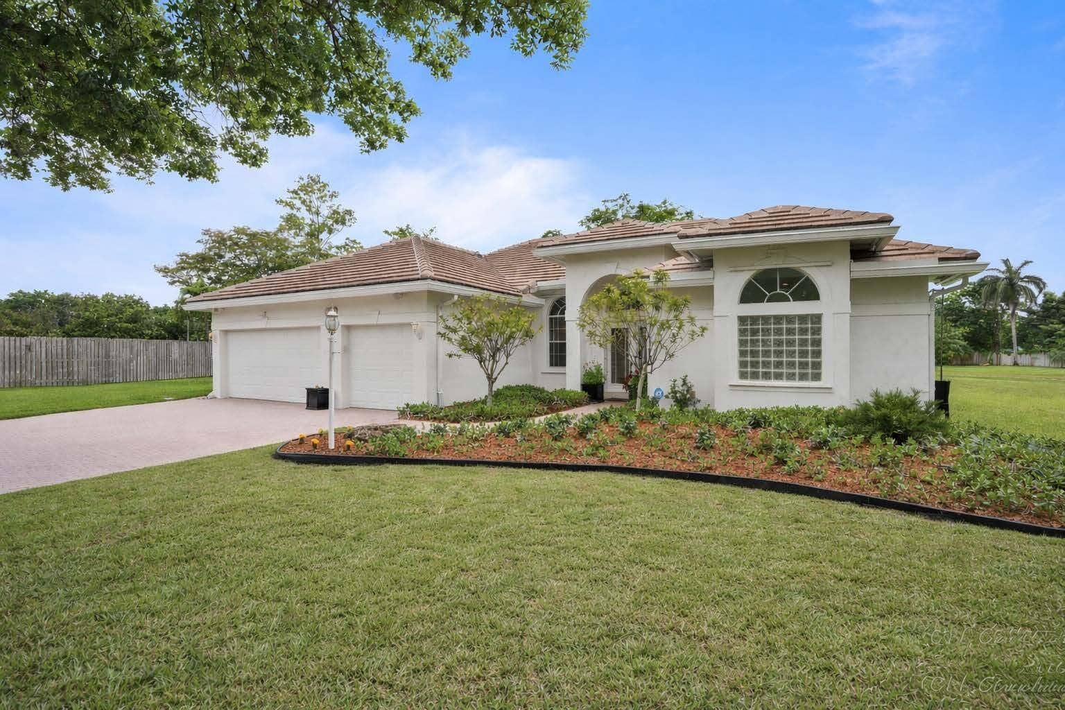 16245 Seneca Circle, Davie, FL 33331 Front