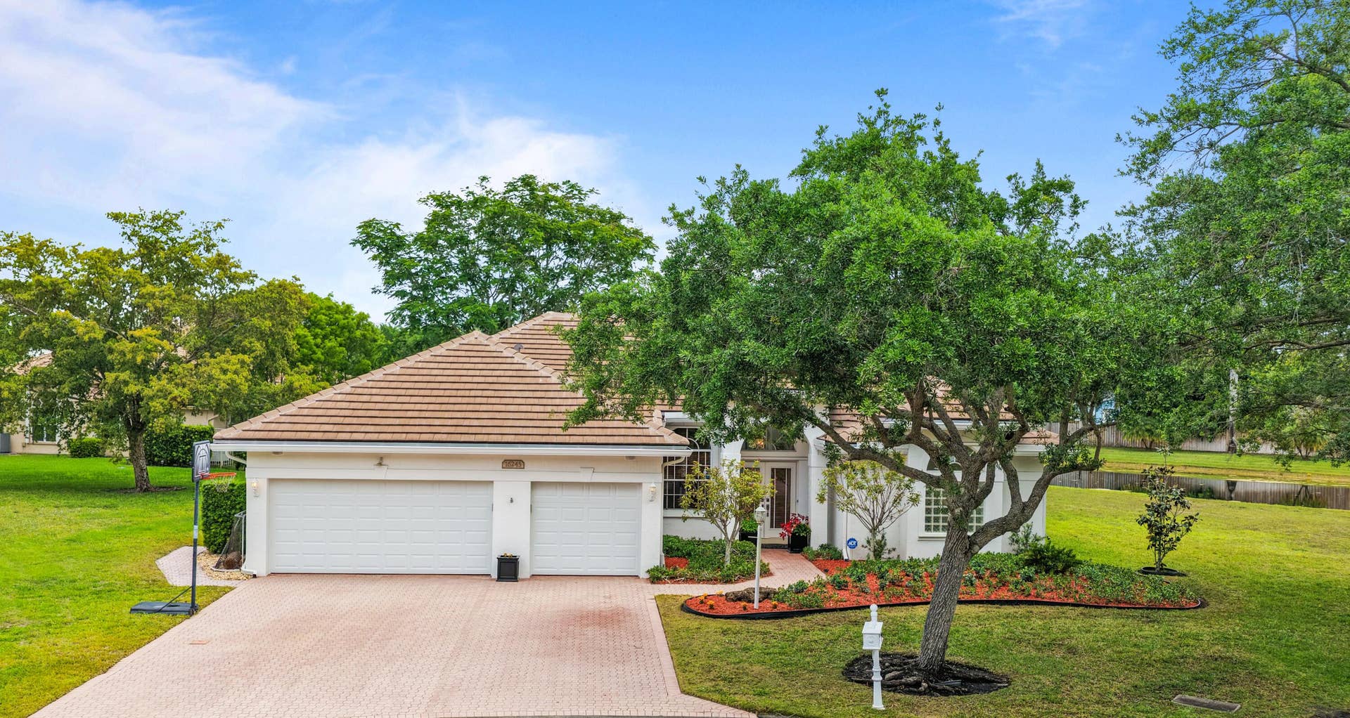 16245 Seneca Circle, Davie, FL 33331 ADJI_20260415125900_0001_D