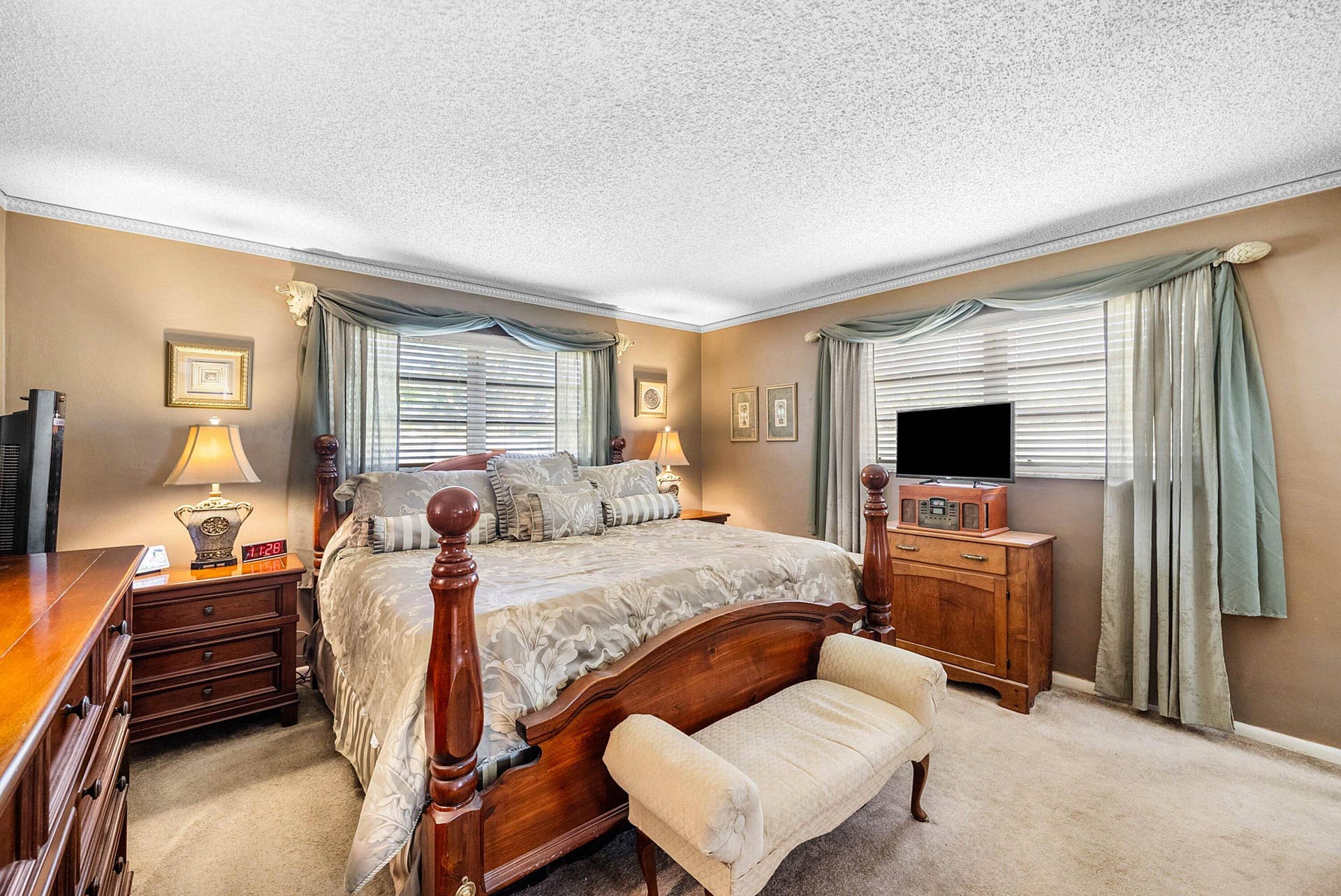 2741 NE 52nd Street, Lighthouse Point, FL 33064 030-2741Northeast52ndStreet-LighthousePo