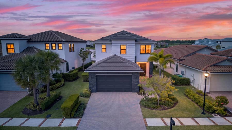 Property photo for 537 SE Fascino Circle, Port St Lucie, FL