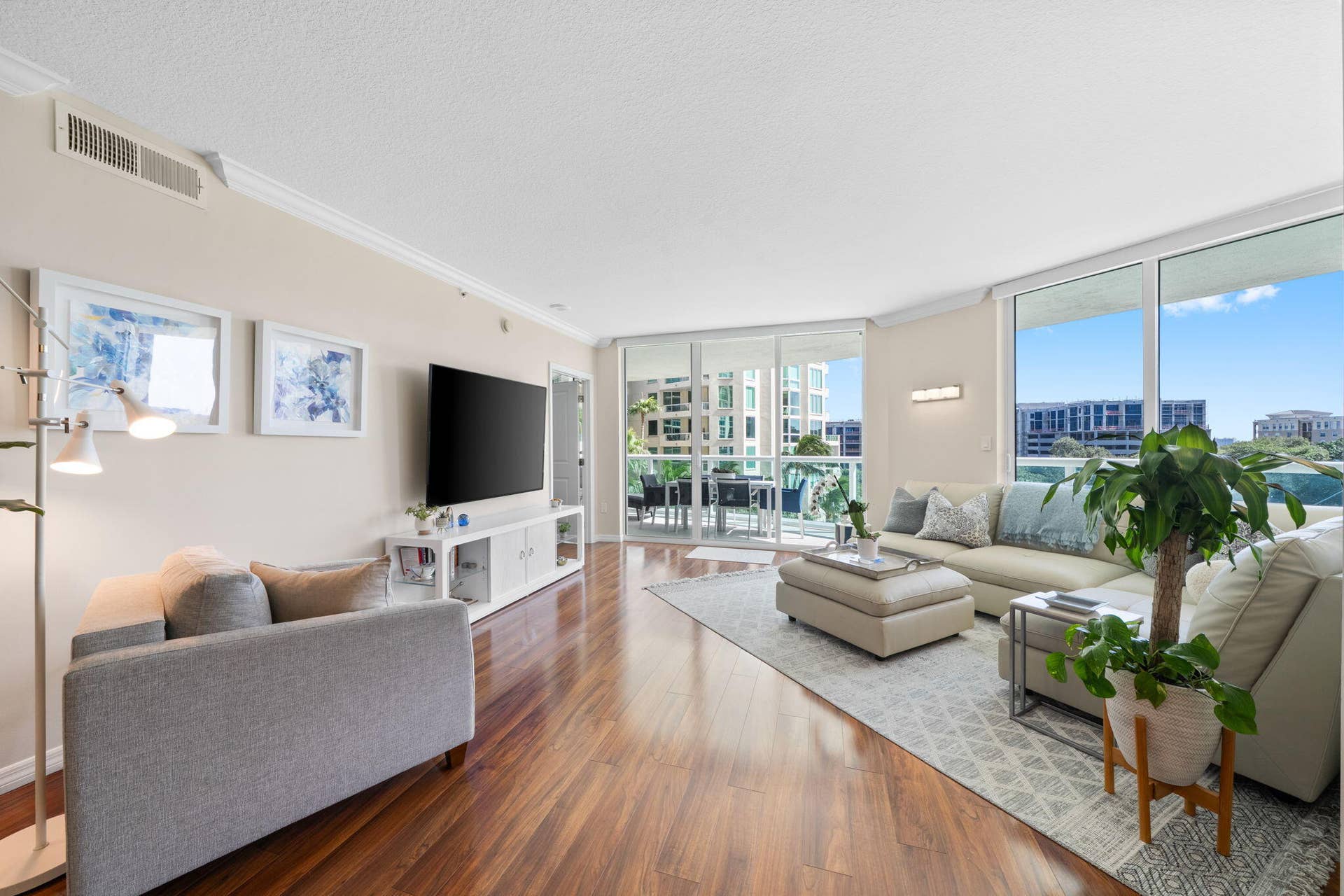 347 N New River Dr Drive E, #610, Fort Lauderdale, FL 33301 7-web-or-mls-A7R01937 copy