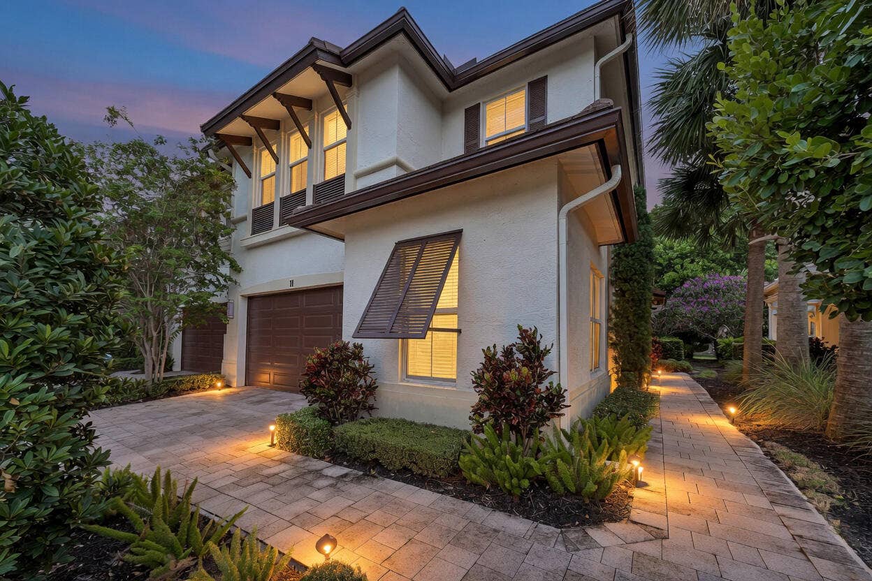 23008 Clear Echo Drive, #11, Boca Raton, FL 33433 Corner entrance