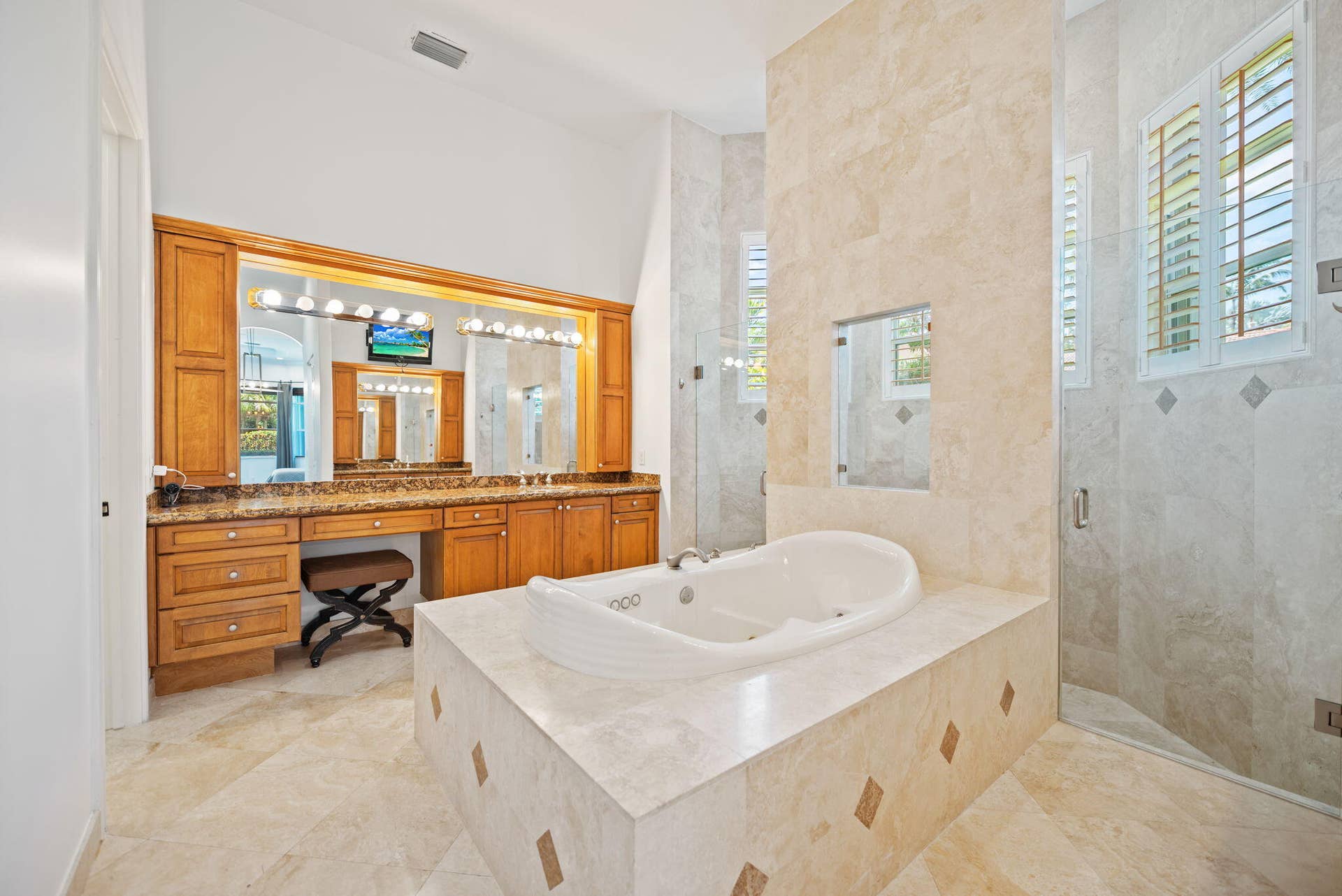19-web-or-mls-11371-nw-6th-st