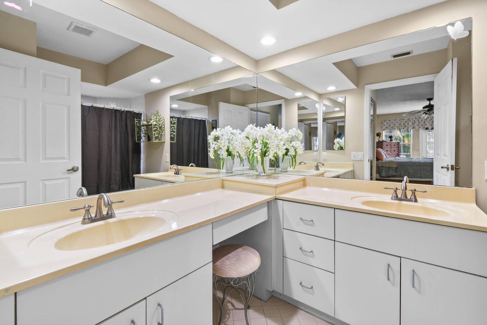 1003 Ocean Dunes Circle, Jupiter, Jupiter, FL 33477 Primary bathroom with double vanities