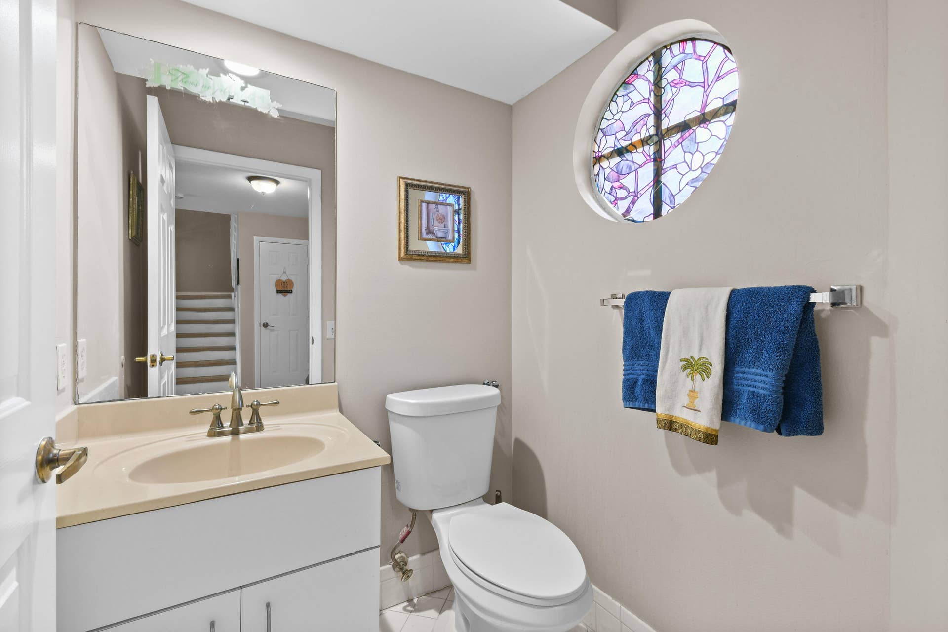 1003 Ocean Dunes Circle, Jupiter, Jupiter, FL 33477 Half bath on main level
