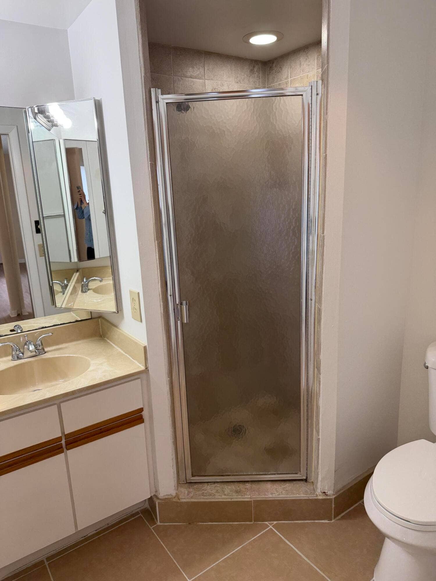 8461 Boca Rio Drive, Boca Raton, FL 33433 PRIMARY SHOWER