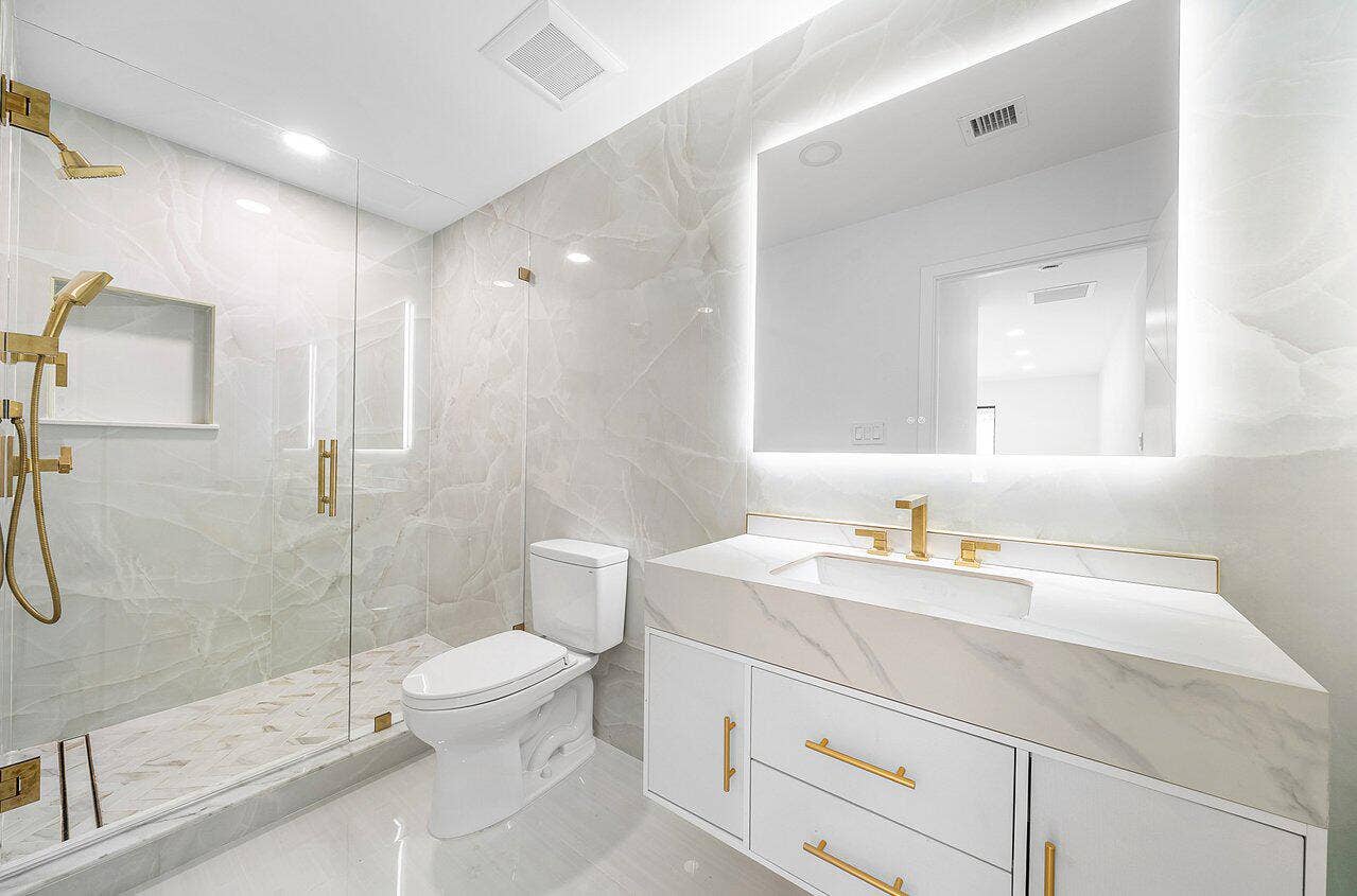 032-4887BocaireBoulevard