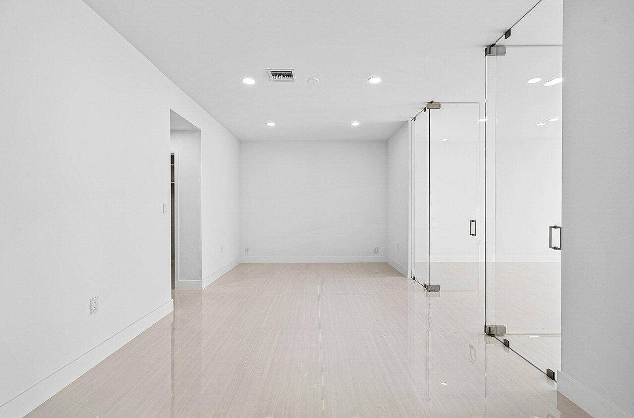 026-4887BocaireBoulevard