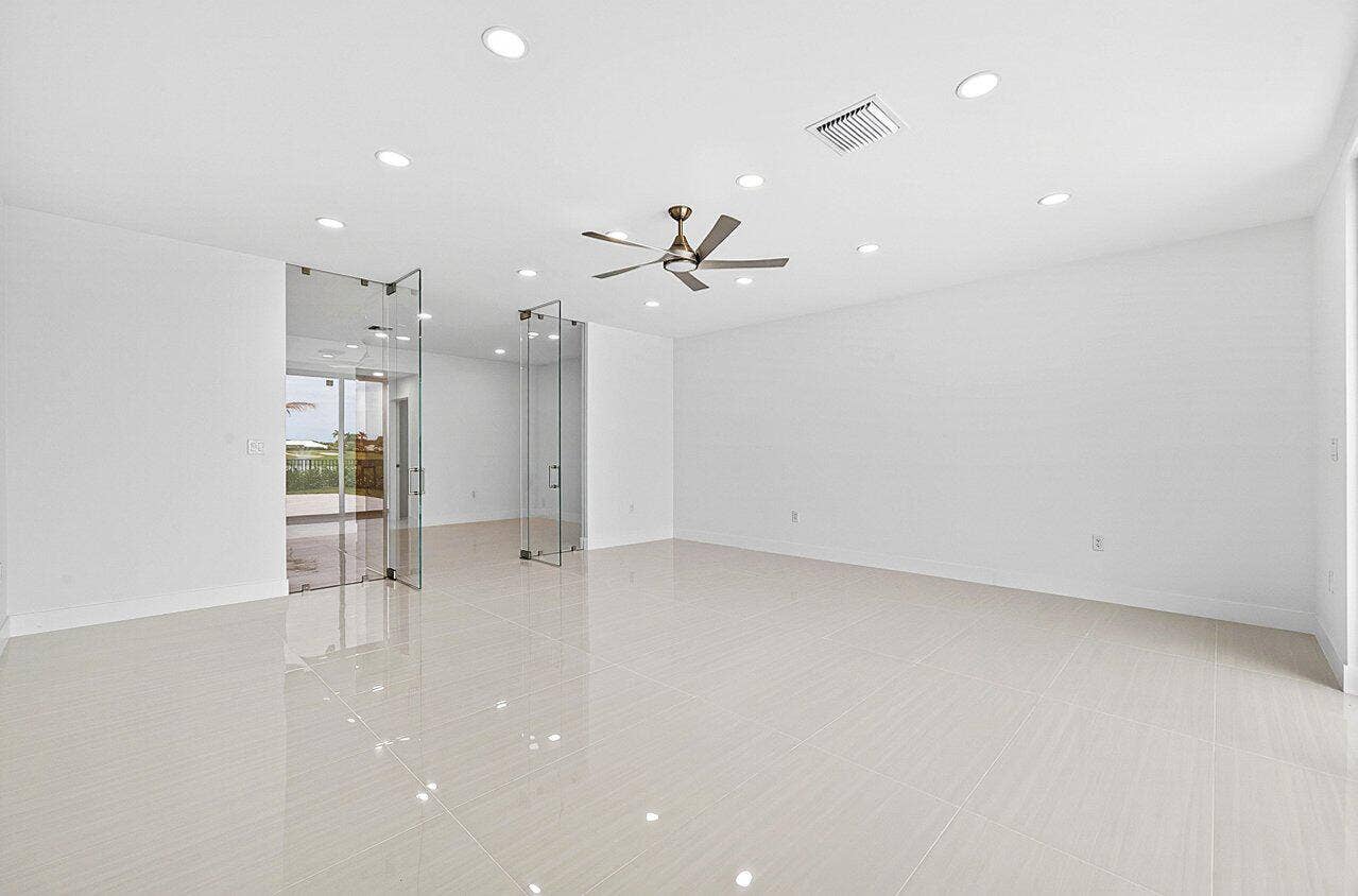 027-4887BocaireBoulevard