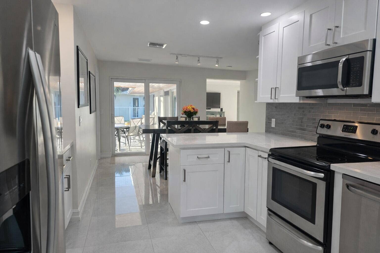 3910 NE 26th Avenue, Lighthouse Point, FL 33064 Kitchen 4