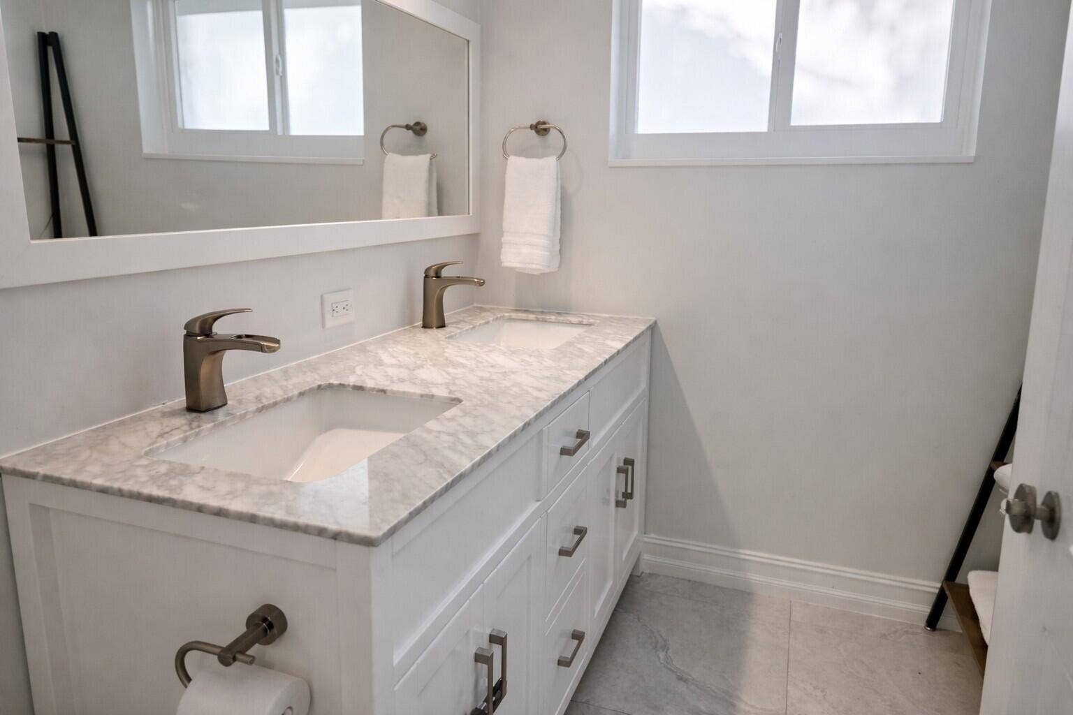 3910 NE 26th Avenue, Lighthouse Point, FL 33064 Bath 5