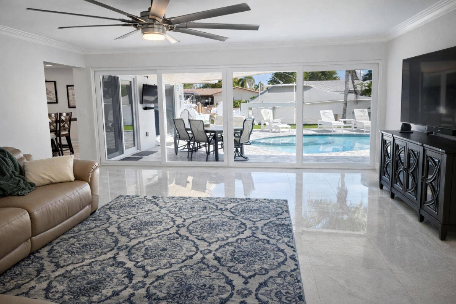 3910 NE 26th Avenue, Lighthouse Point, FL 33064 Living Room 4
