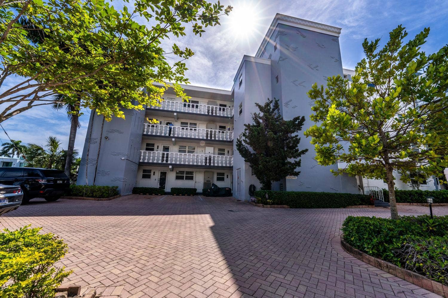 40 Isle Of Venice Drive, #9, Fort Lauderdale, FL 33301 40 Isle of Venice Dr Fort-large-011-003-