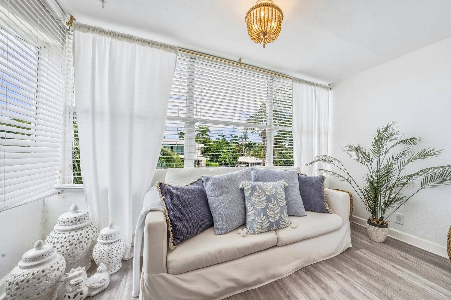40 Isle Of Venice Drive, #9, Fort Lauderdale, FL 33301 40 Isle of Venice Dr Fort-large-021-004-